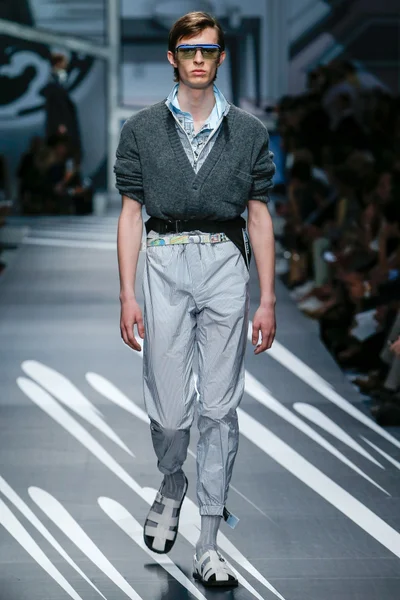 Look 9